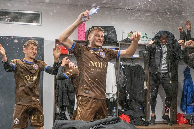 助球队渡过 助球队渡过